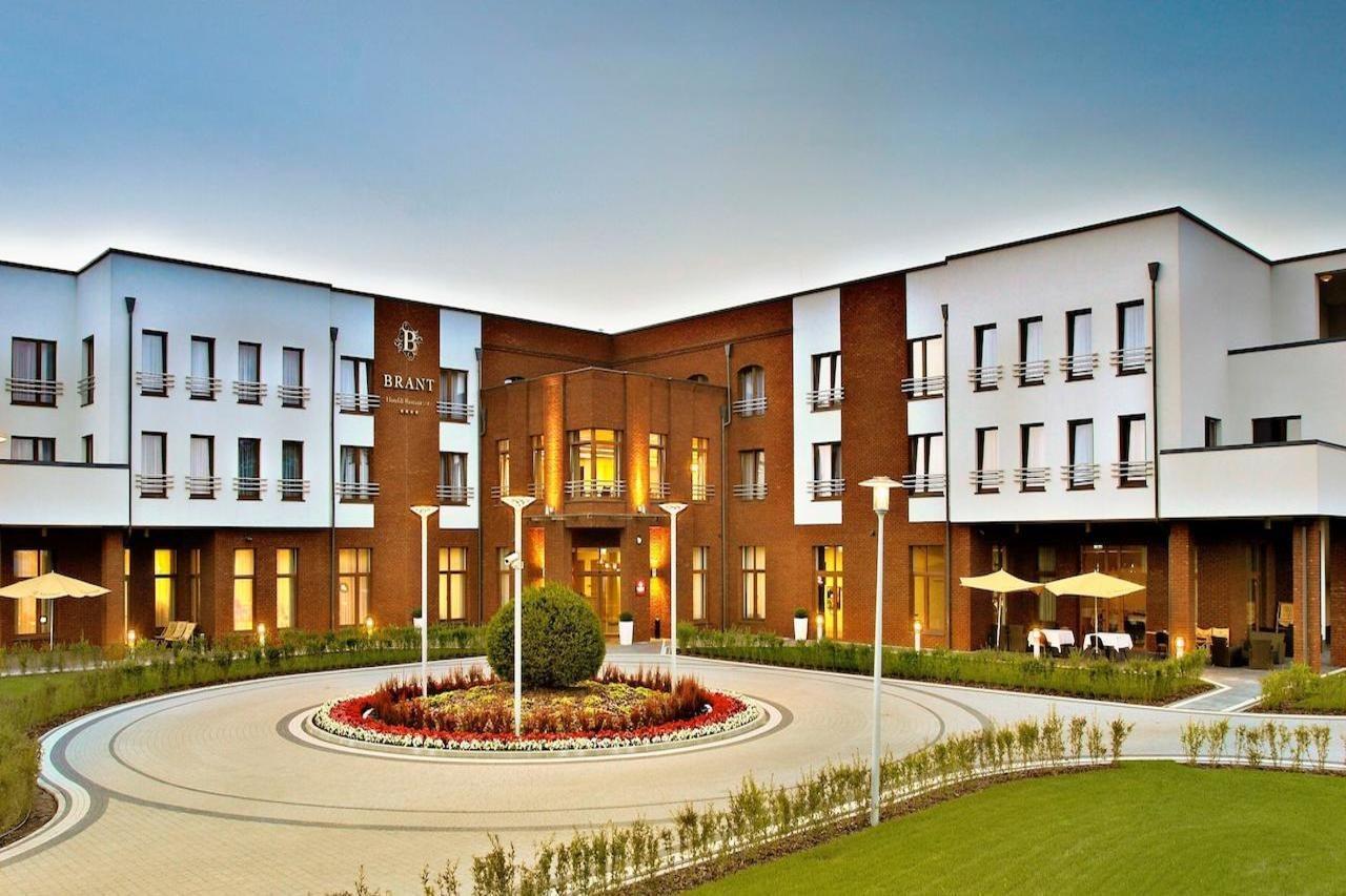 Mercure Wiazowna Brant Exteriör bild
