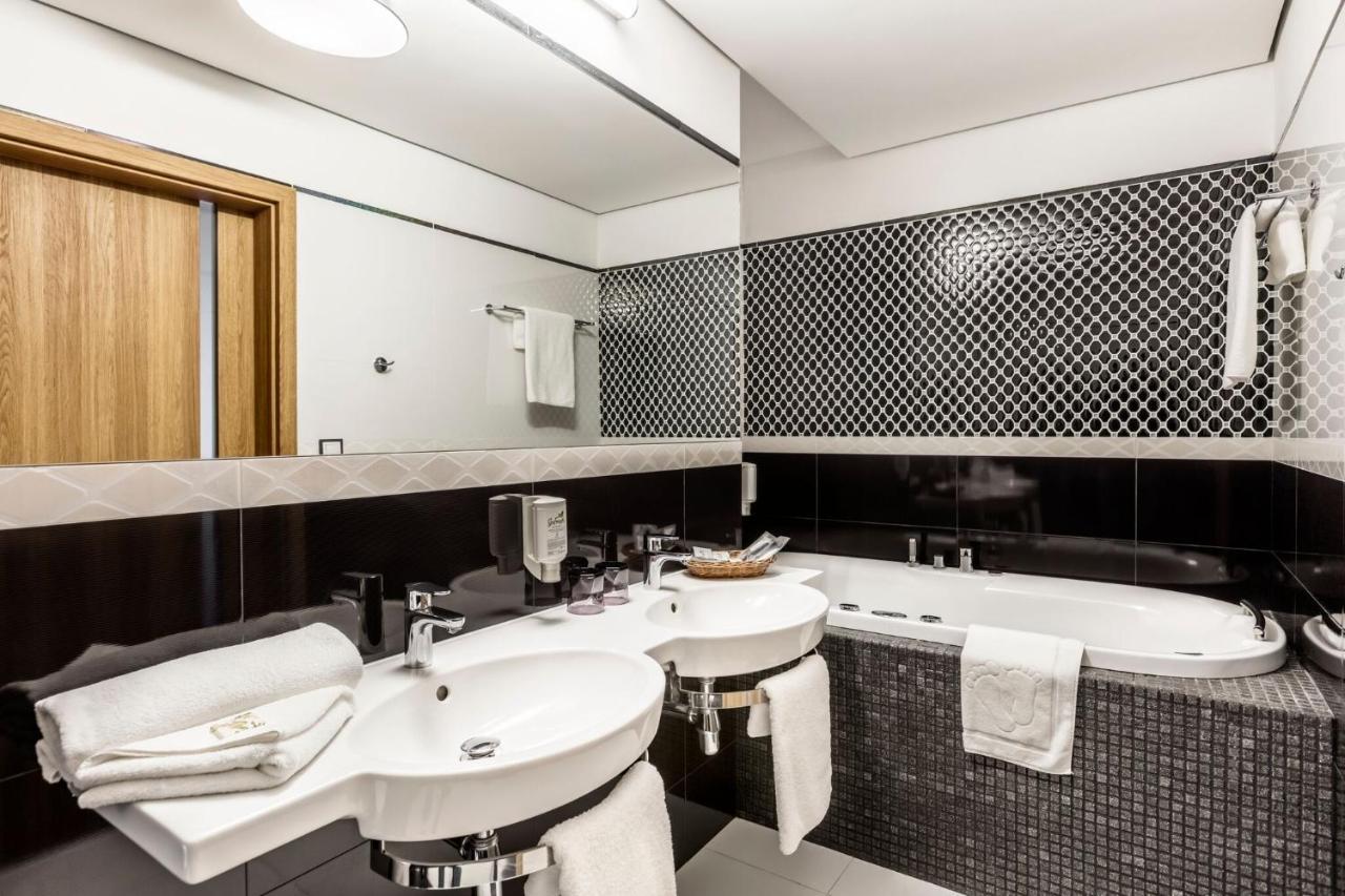 Mercure Wiazowna Brant Exteriör bild