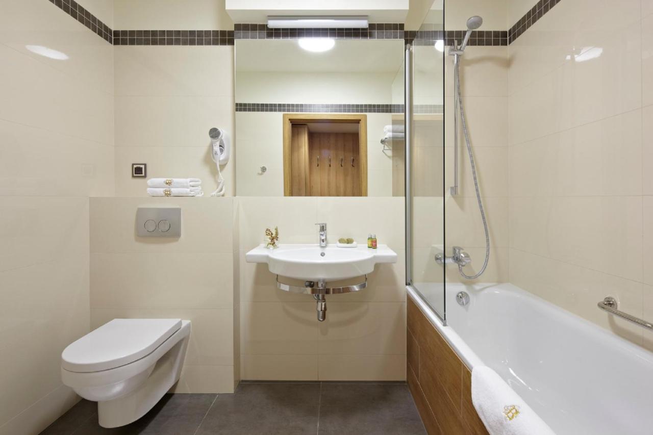 Mercure Wiazowna Brant Exteriör bild