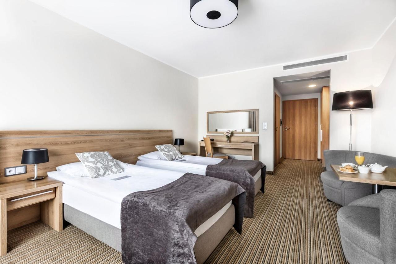 Mercure Wiazowna Brant Exteriör bild