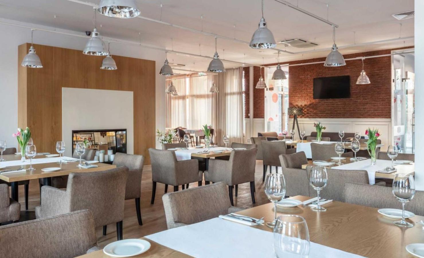 Mercure Wiazowna Brant Exteriör bild
