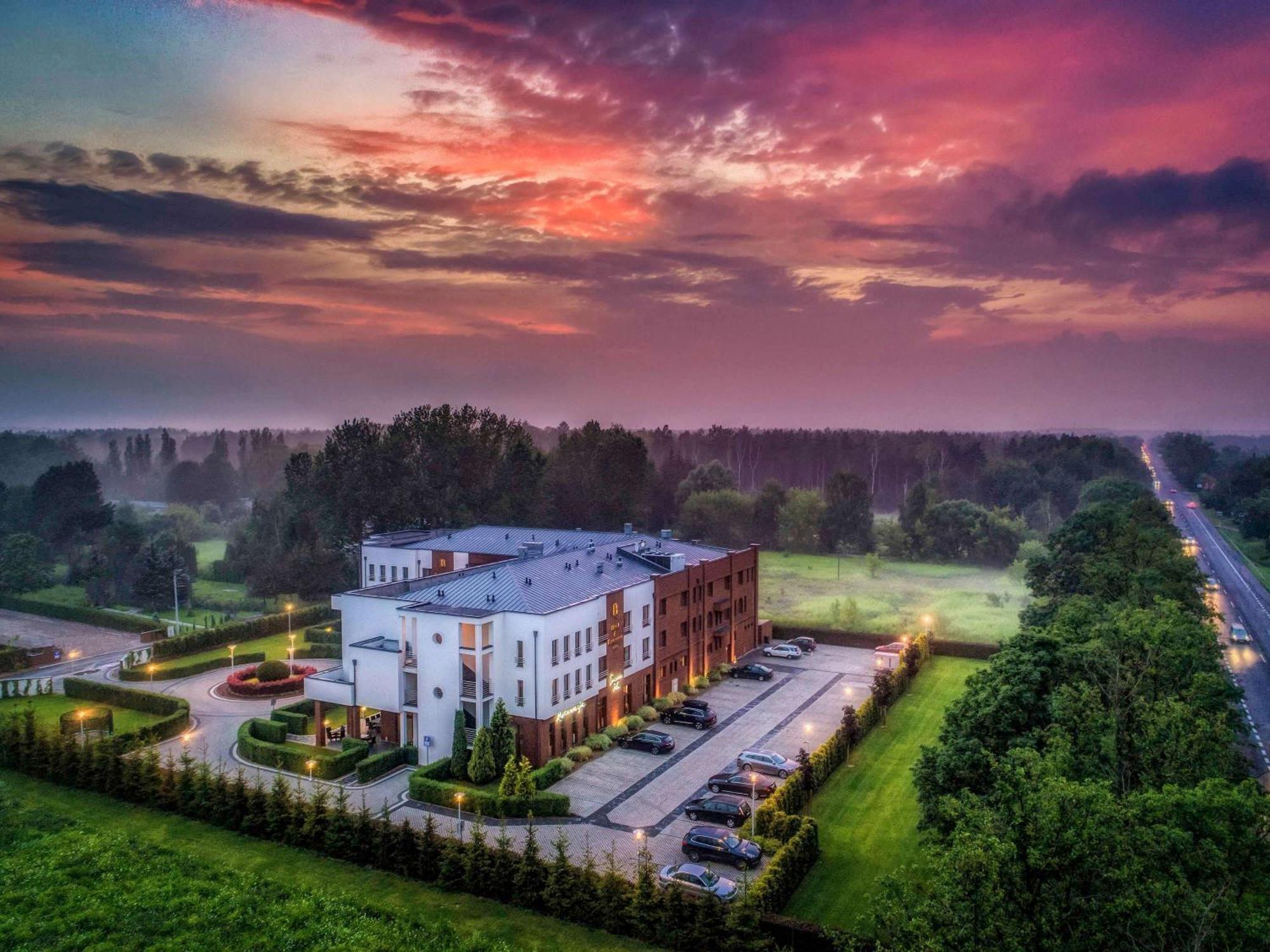 Mercure Wiazowna Brant Exteriör bild